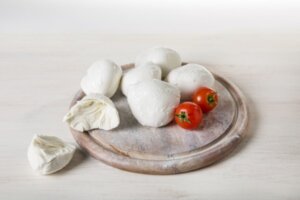 כדורי מוצרלה עברי